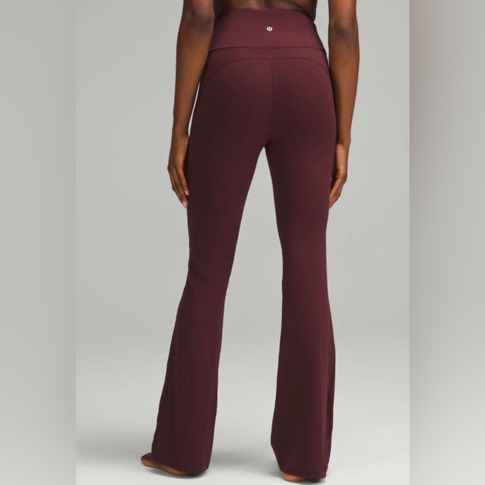 Lululemon Groove Nulu Super-High-Rise Flared Pant *Regular EUC Size 4
